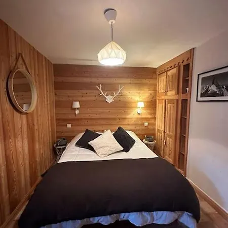 Hotel L'ecureuil 8 Pers La Roche 3*